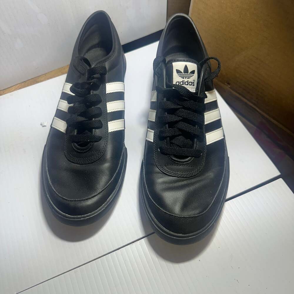 Adidas Samba Classic Black White Low-Top Sneakers for men’s